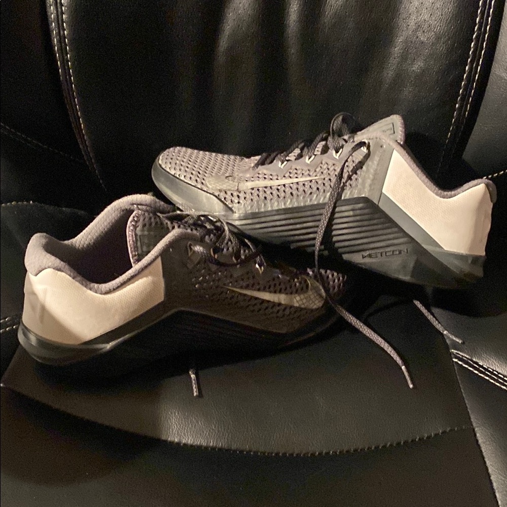 Nike Metcon Black and Gray Athletic Shoes with Mesh Upper BX1
